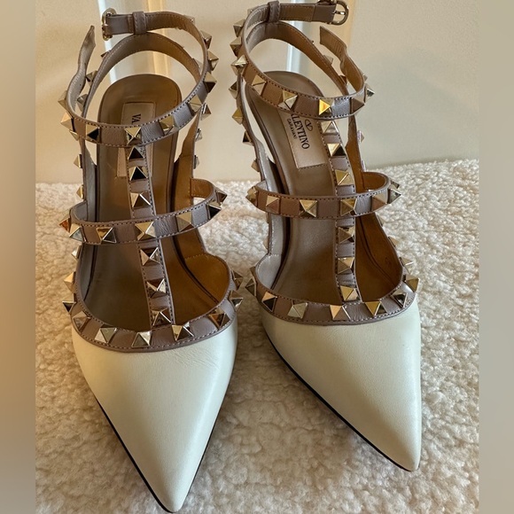Valentino Garavani Rockstud Caged Leather Pump Ivory Poudre - Picture 15 of 15
